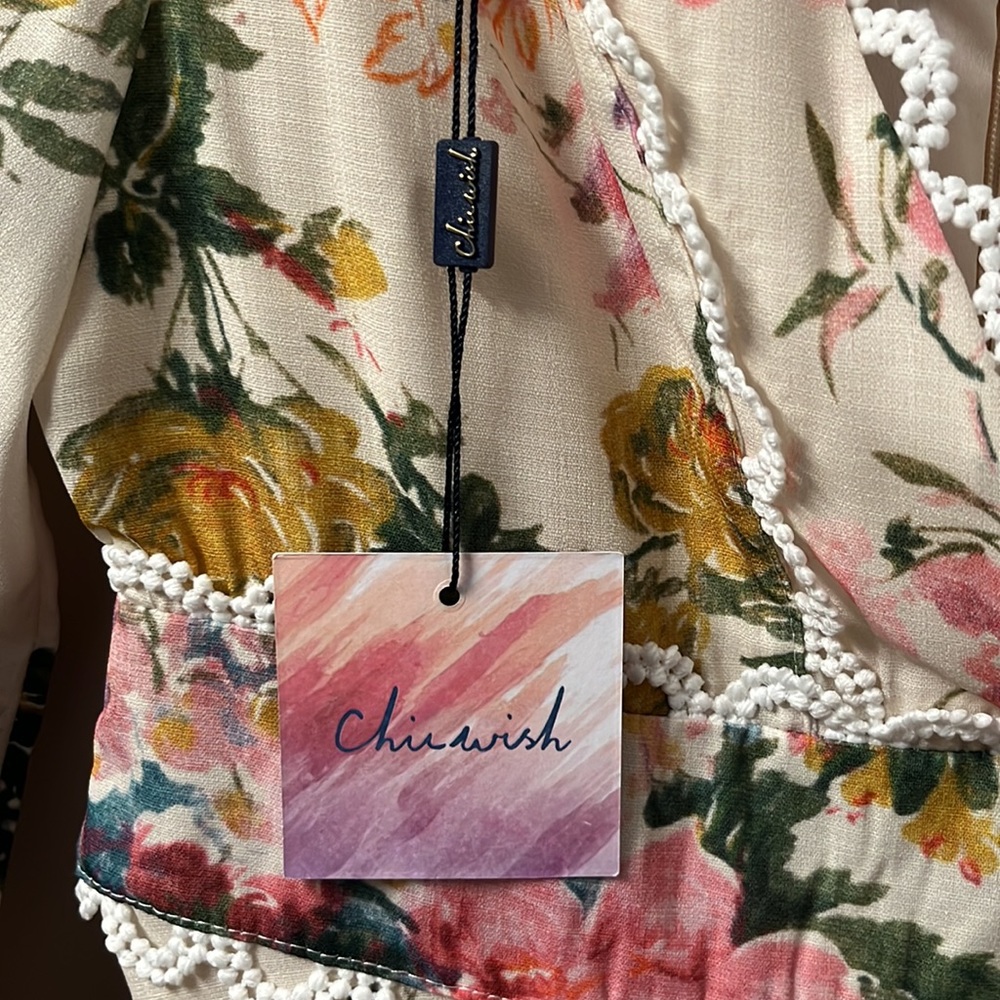 Chicwish Floral long sleeve deep v occasion dress. NWT-sz s fits like xs - Picture 2 of 4